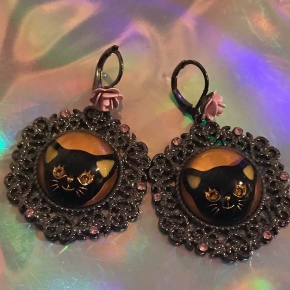 Vintage black cat Vikki earrings Betsey Johnson